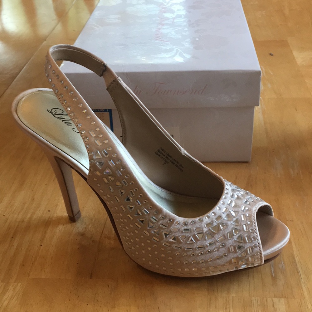 Lulu Townsend Champagne LT Shania Size 7 Heels